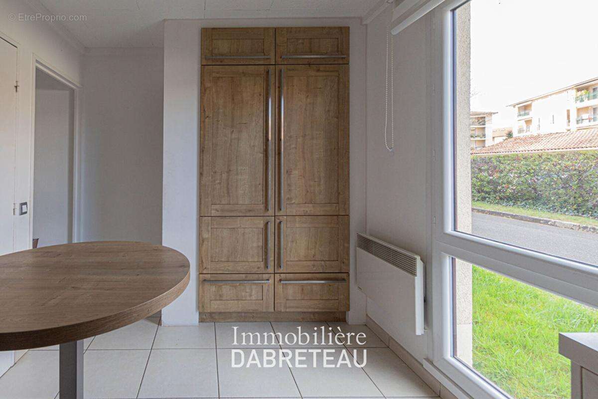 Appartement à CRAPONNE