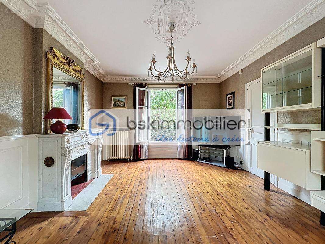 Maison à LES PAVILLONS-SOUS-BOIS