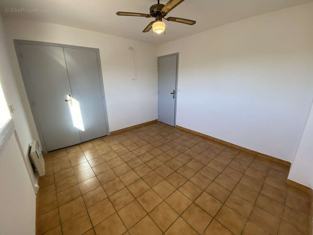 Maison à SAINT-LAURENT-DE-LA-SALANQUE