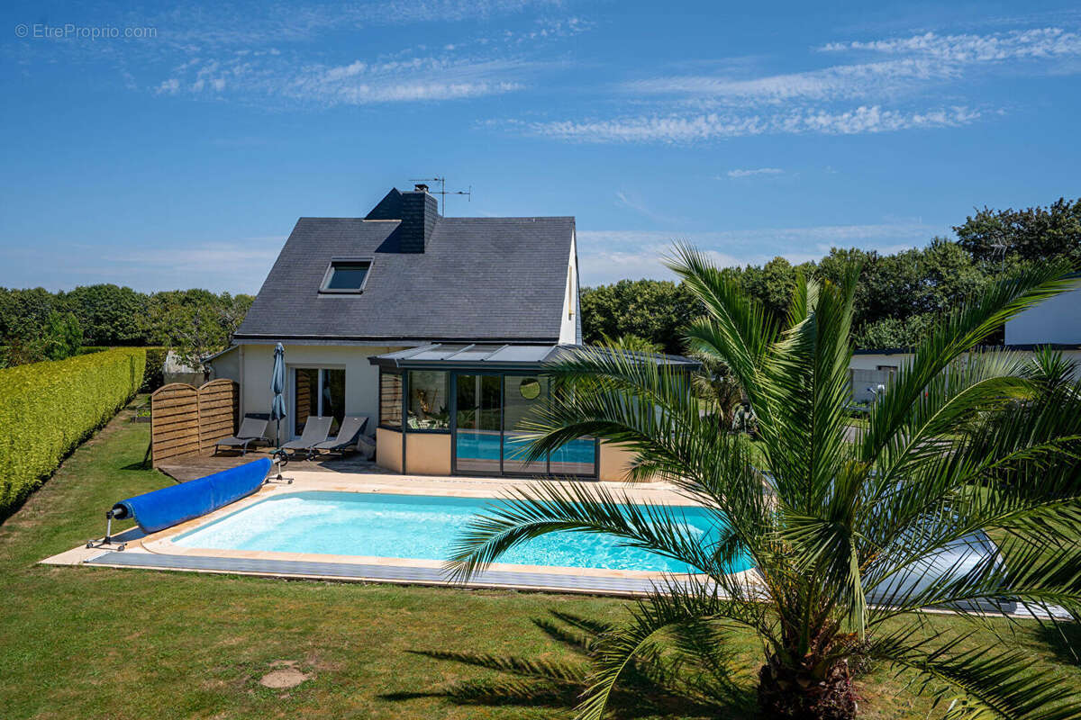 MELGVEN - Maison T5 de 103 m², avec piscine située en impasse et sur une parcelle de plus de 1200 m² - photo 17