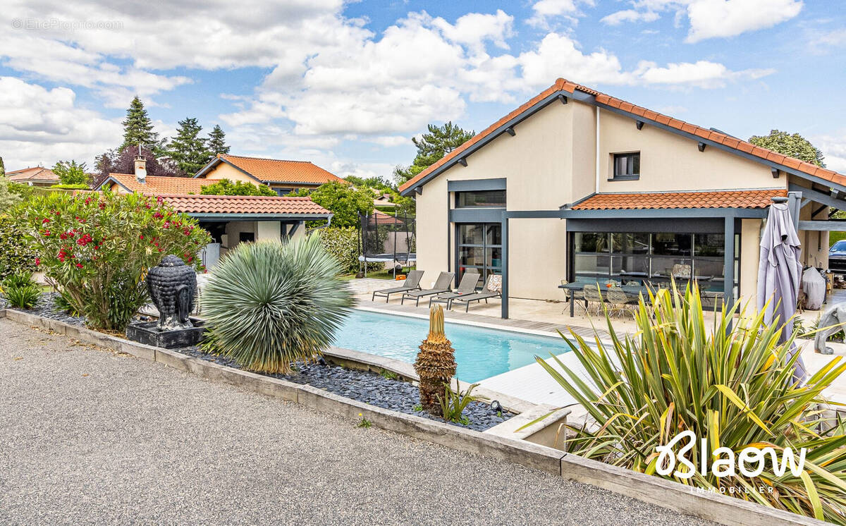 Maison à CHUZELLES