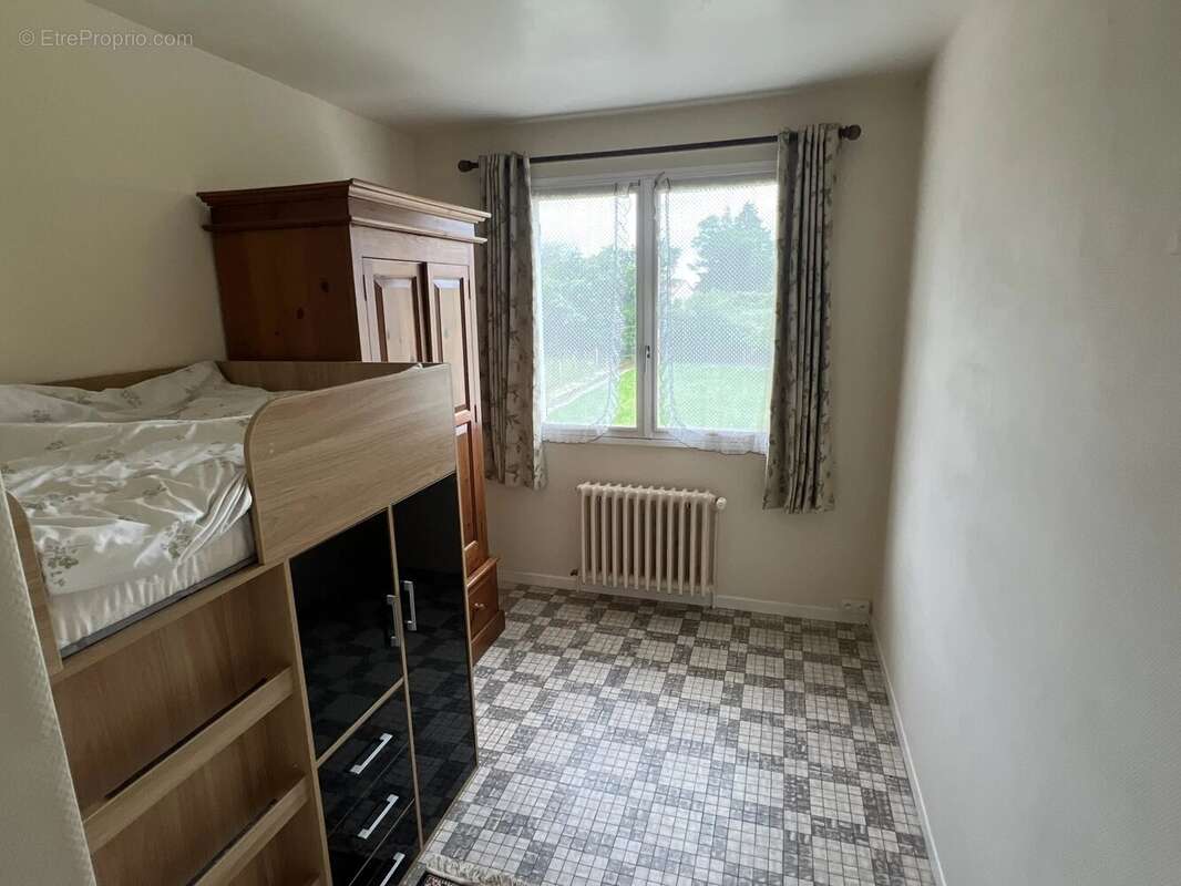 Maison à MEZIERES-SUR-ISSOIRE