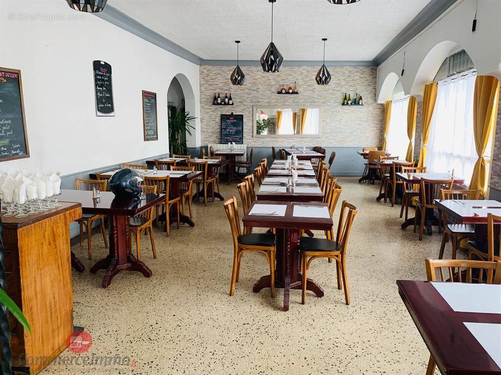 Commerce à SARTROUVILLE