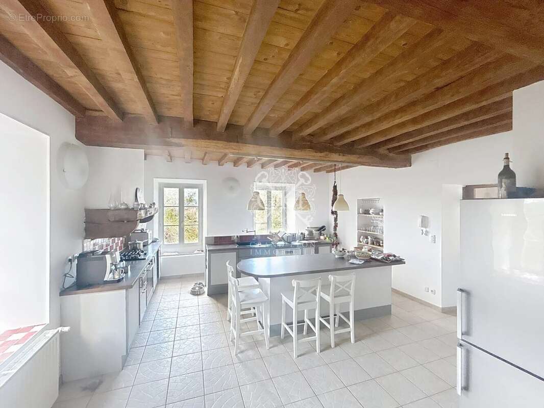 Maison à FERRIERES-SUR-SICHON