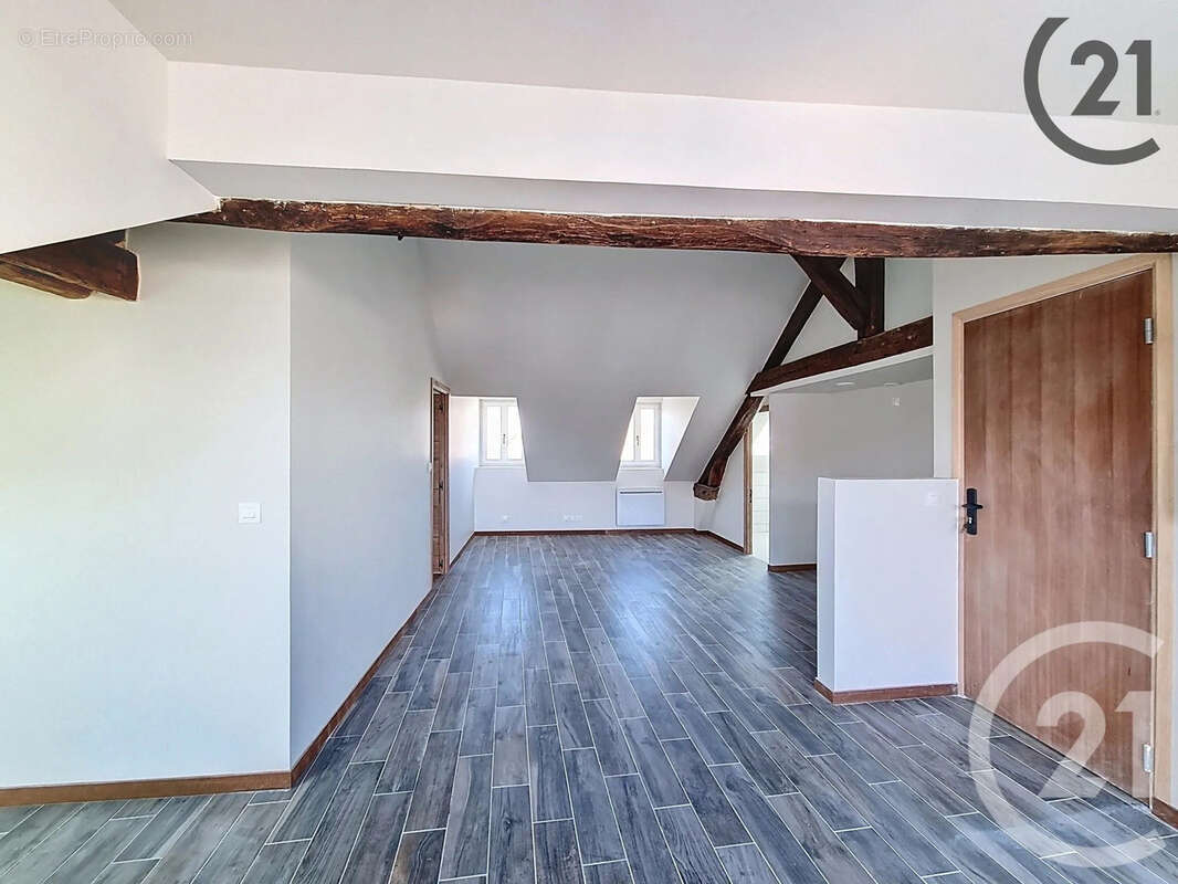 Appartement à BRIE-COMTE-ROBERT