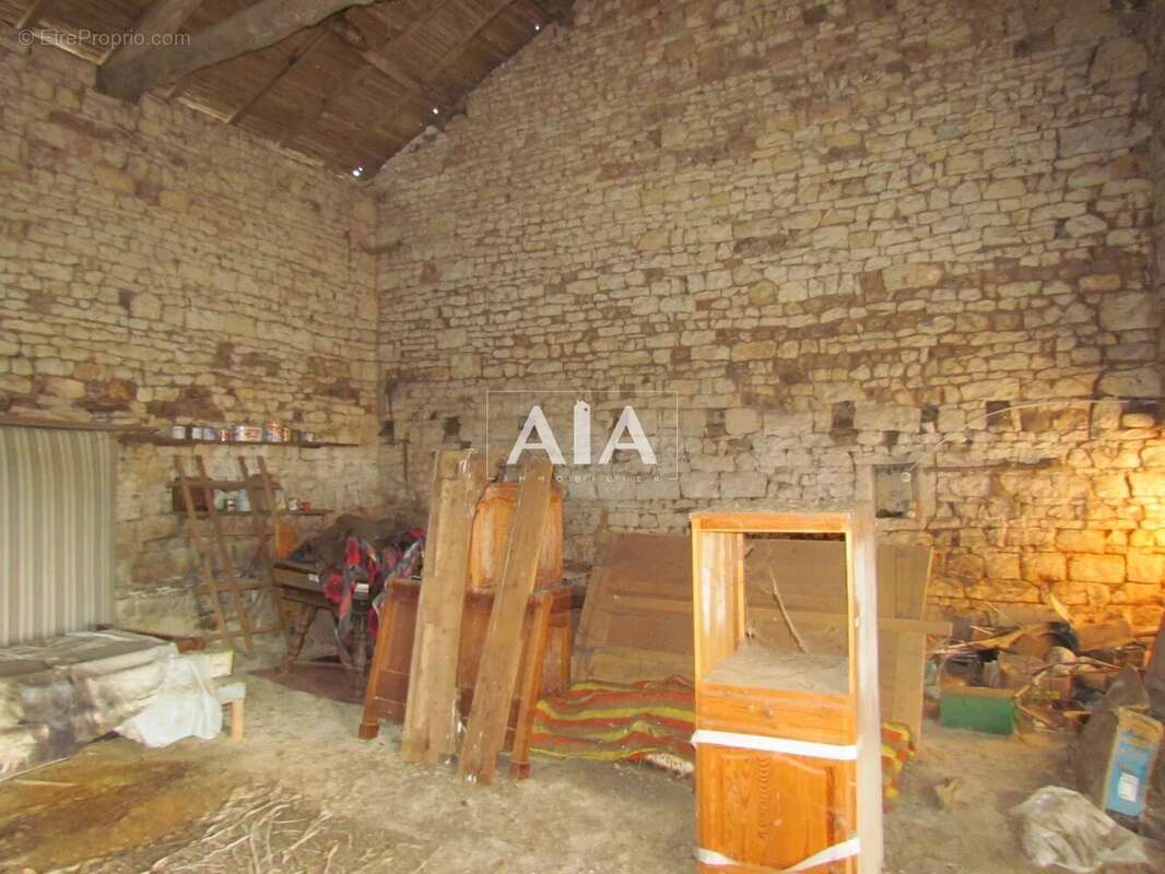 Maison à NANTEUIL-EN-VALLEE