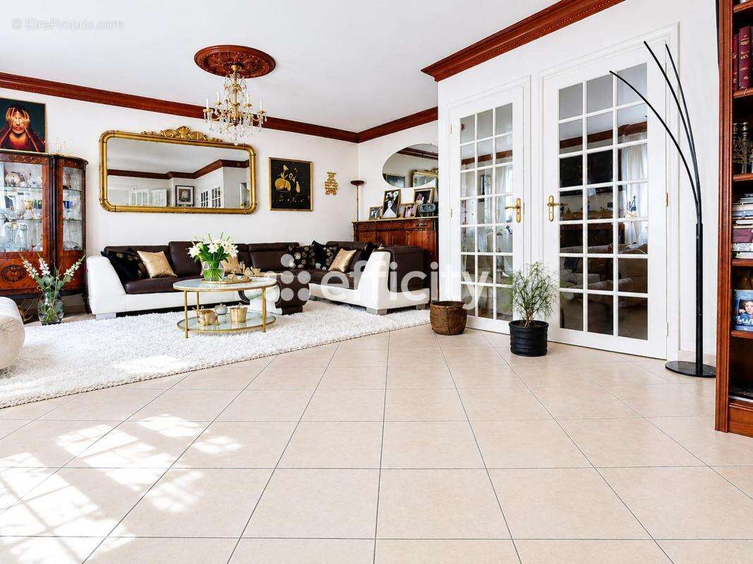 Maison 170 m² à Alfortville  - photo 4