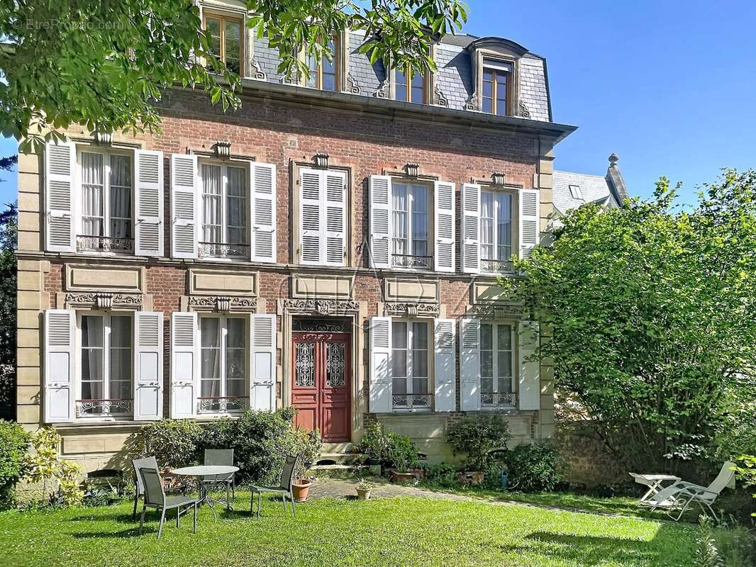 Maison à PONTOISE