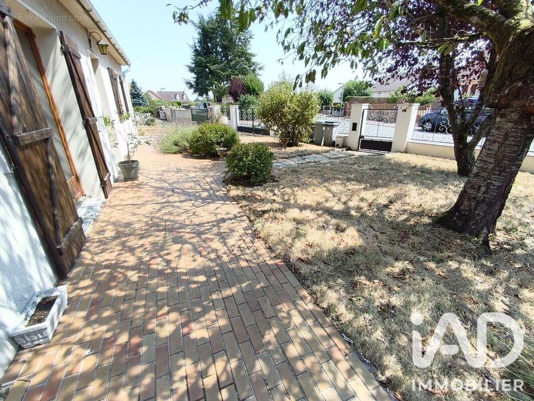 Maison 88 m² à Saint-Aubin-Des-Bois  - photo 2
