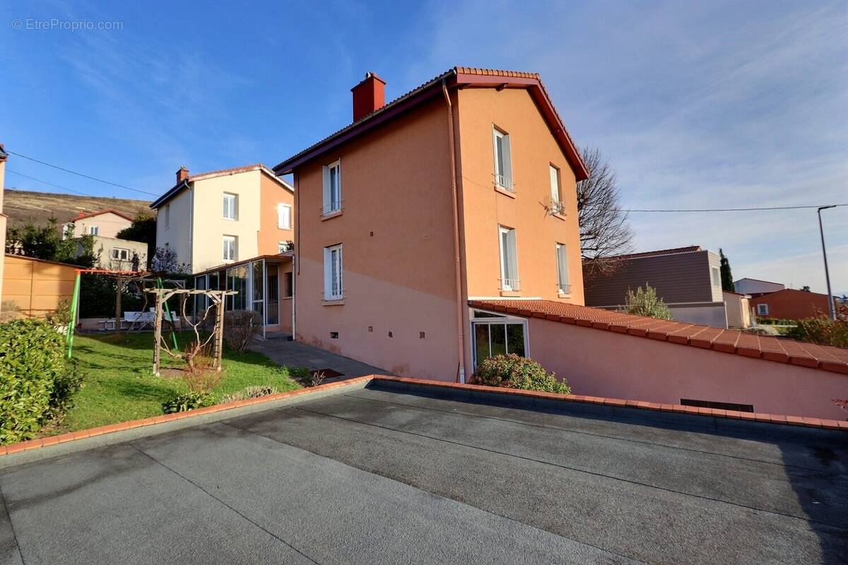 Maison à CLERMONT-FERRAND