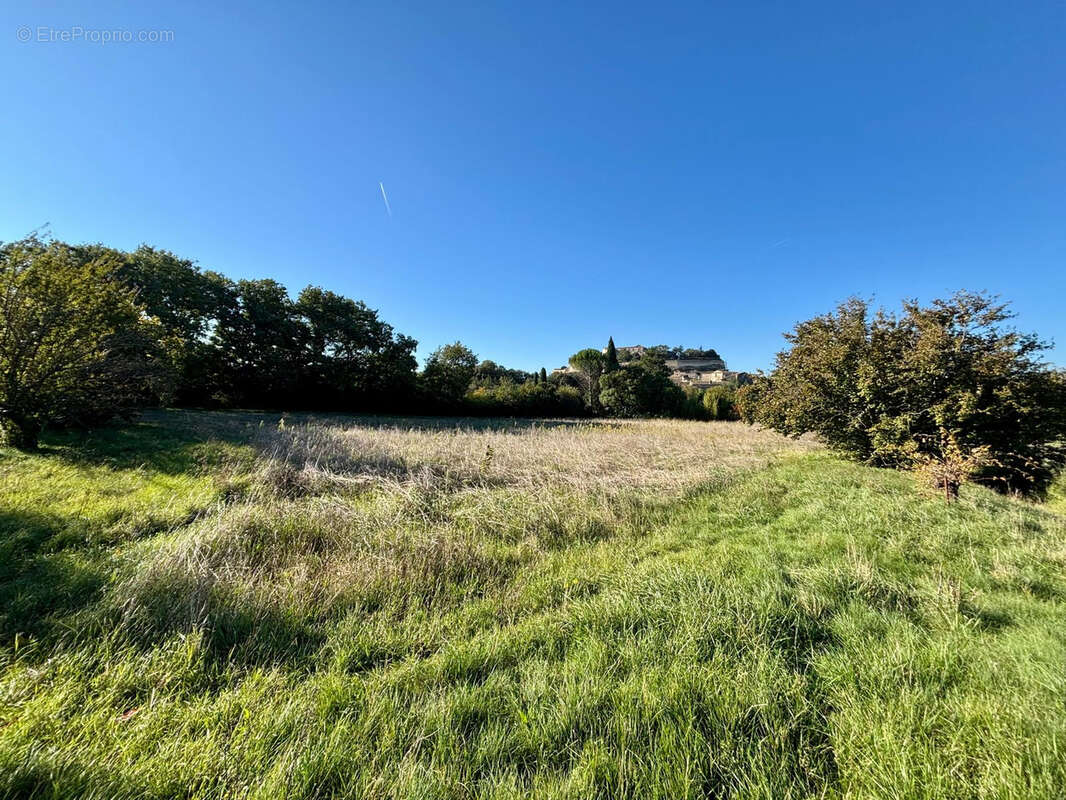 Terrain à GRIGNAN