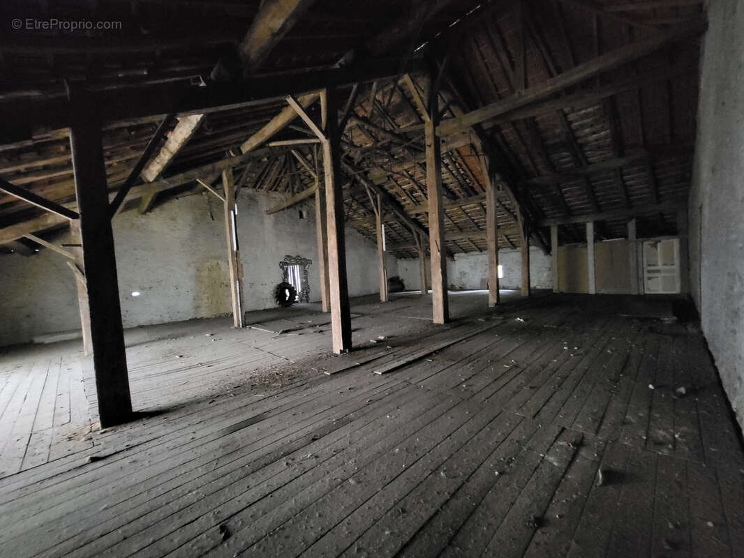 Appartement à VALFROICOURT