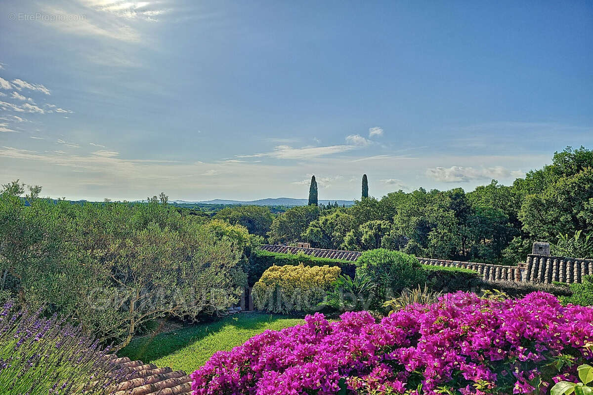 Maison 141 m² à Grimaud  - photo 2