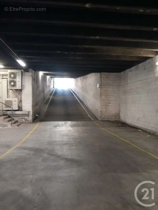Parking à Paris-20e  - photo 2