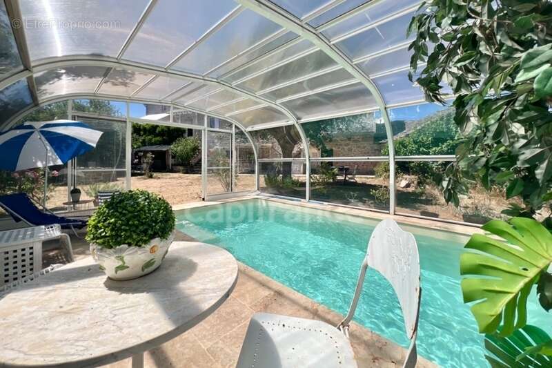 Propriété 203 m² habitables et 265 m² de dépendances - photo 4