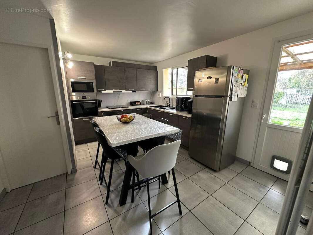 Maison à SAVIGNY-LE-TEMPLE