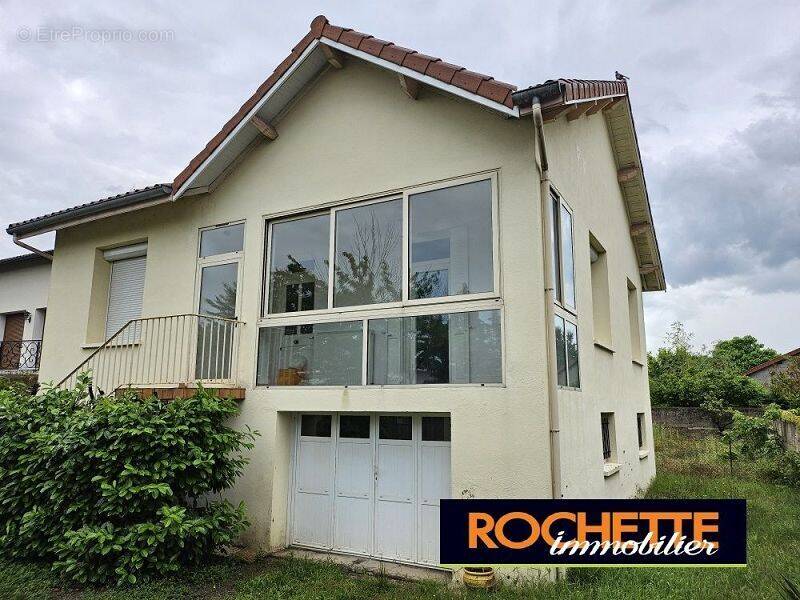 Maison à MONTROND-LES-BAINS