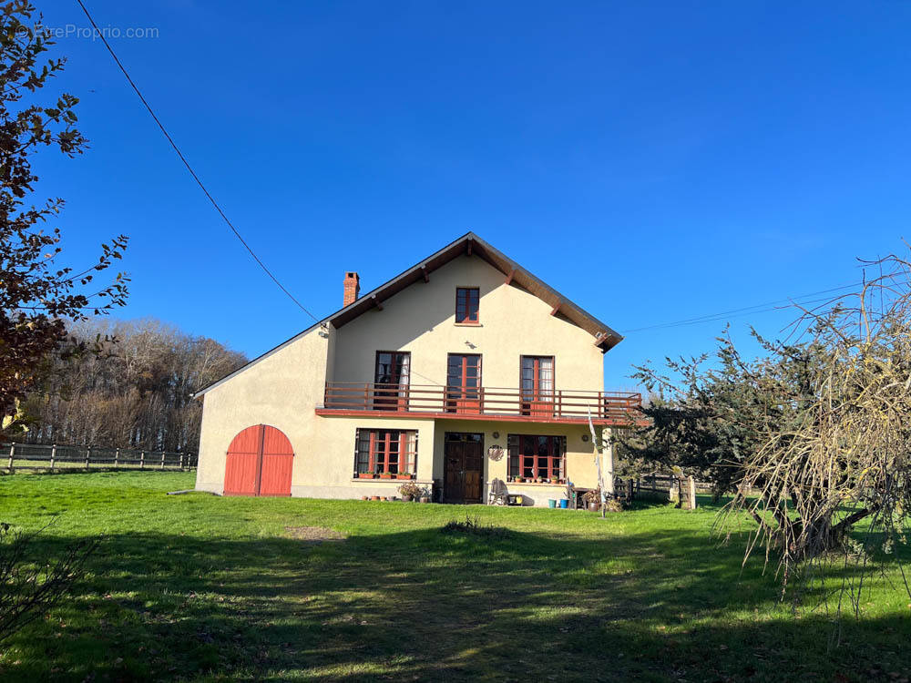 Maison à GUERQUESALLES