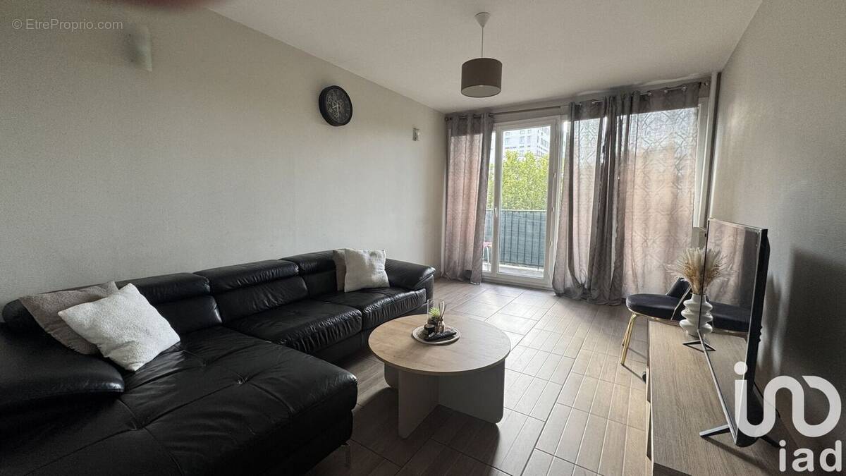 Photo 1 - Appartement à VILLENEUVE-LA-GARENNE