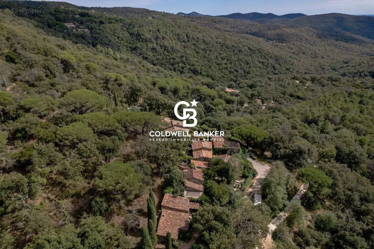 Maison à LA GARDE-FREINET