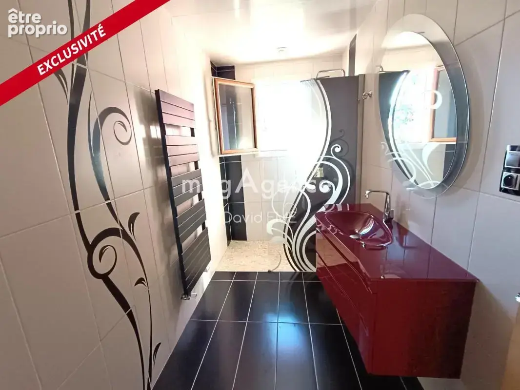 9 Pièces, 172 m2, 6 chambres, BEAULIEU-SOUS-LA-ROCHE - photo 11