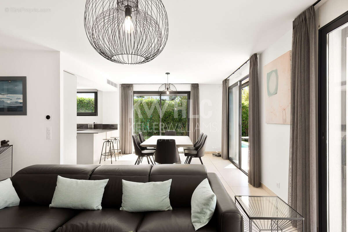 Maison 5 pièces 208 m² à vendre à Antibes (06600) - photo 3