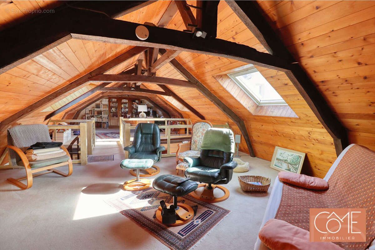 À vendre en exclusivite - liffré (35340) - longère - 277 m² habitables - 5 chambres - terrain 2 160 m² - garage 90 m² - terrain  - photo 8