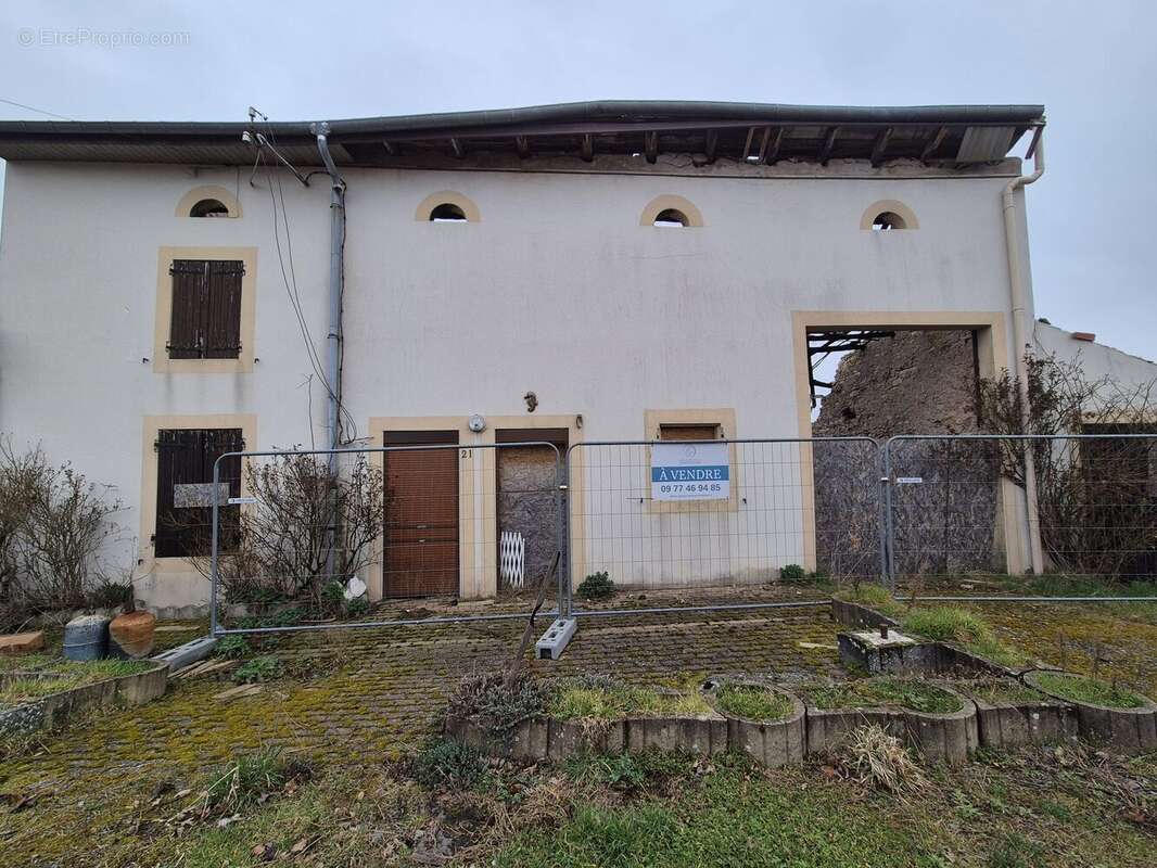 Terrain à VILLERS-SUR-NIED