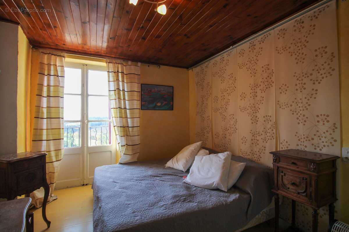 Ensemble immobilier de 338 m²  ancien hôtel-restaurant et maison de caractère 285000 - photo 9