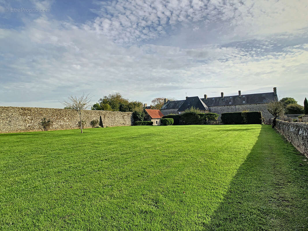 Maison à AGON-COUTAINVILLE