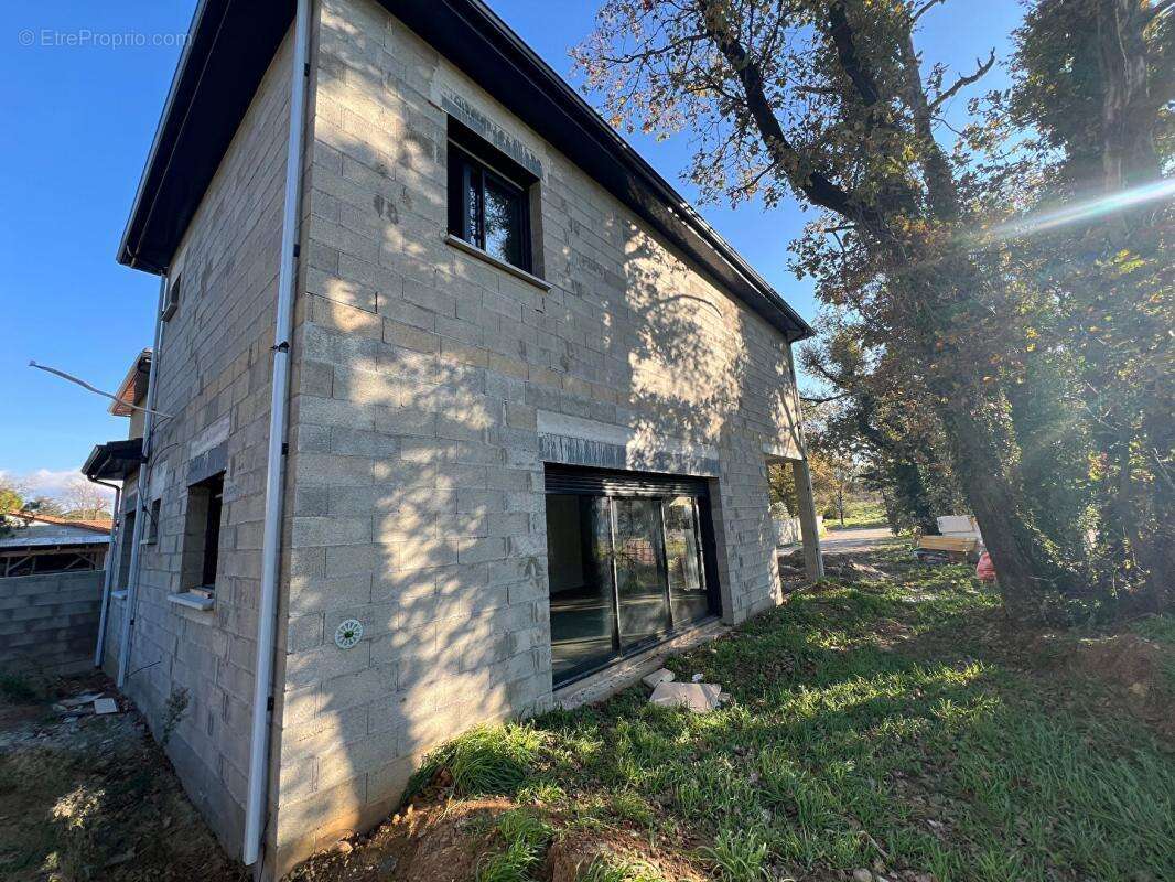 Maison à SAINT-MARCEL-LES-VALENCE