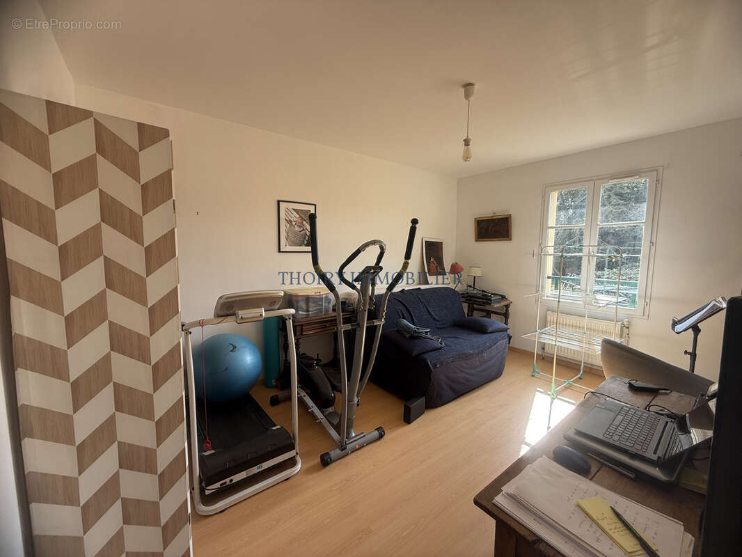 THOIRY. Maison traditionnelle de 127 m2 habitables sur 530 m2 de terrain - photo 8