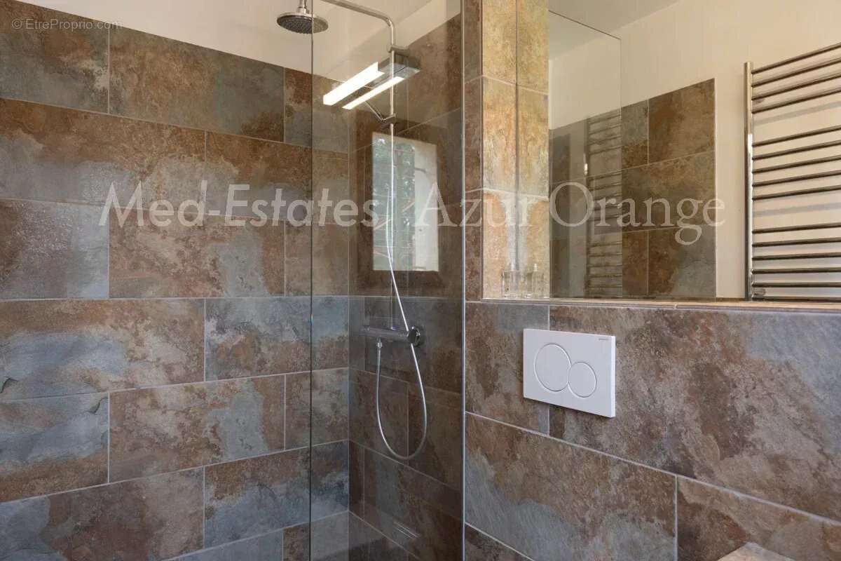 Maison à PLAN-DE-LA-TOUR