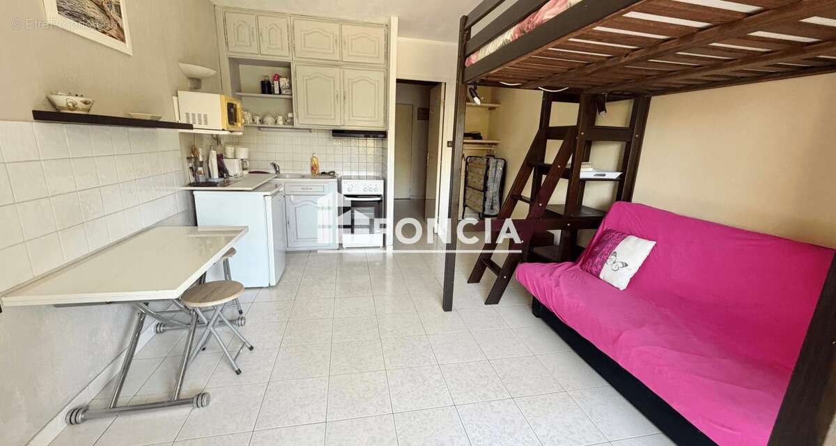 Appartement à SAINT-CYR-SUR-MER