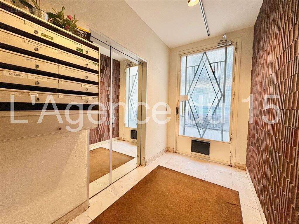 Appartement à PARIS-15E