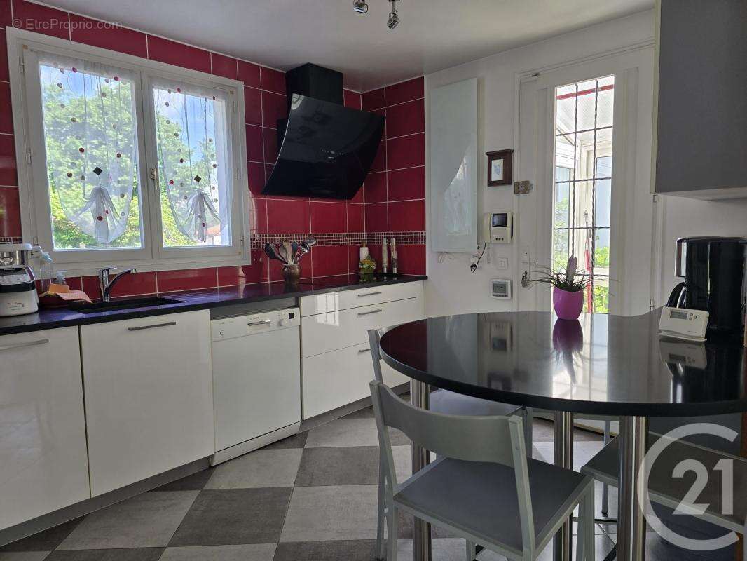 Maison à FONTENAY-SOUS-BOIS
