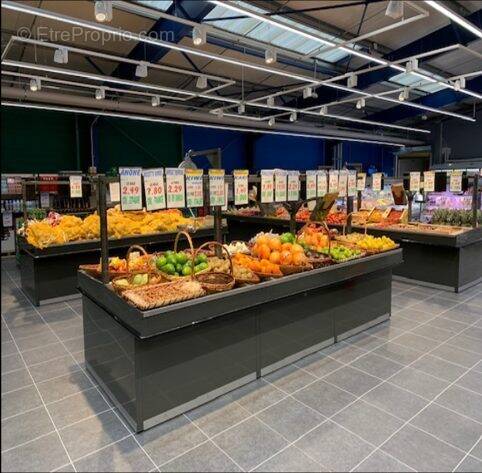 Commerce à MANTES-LA-JOLIE