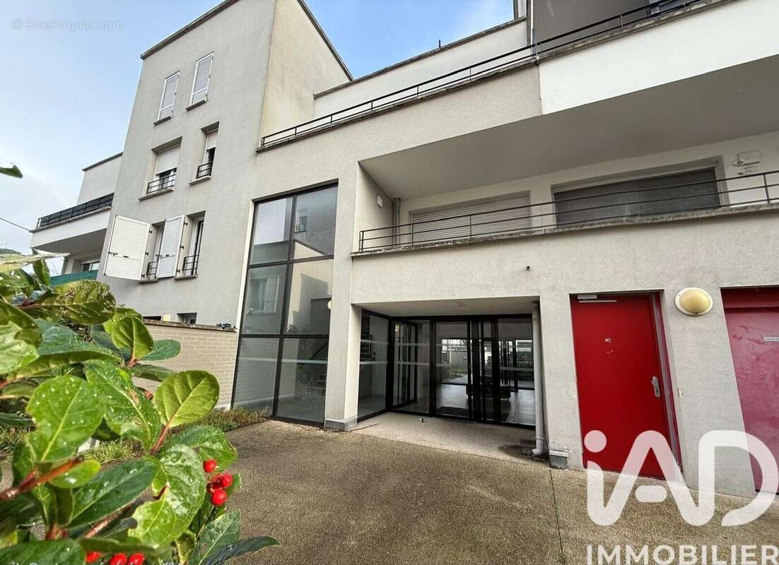 Appartement 74 m² à Stains  - photo 9