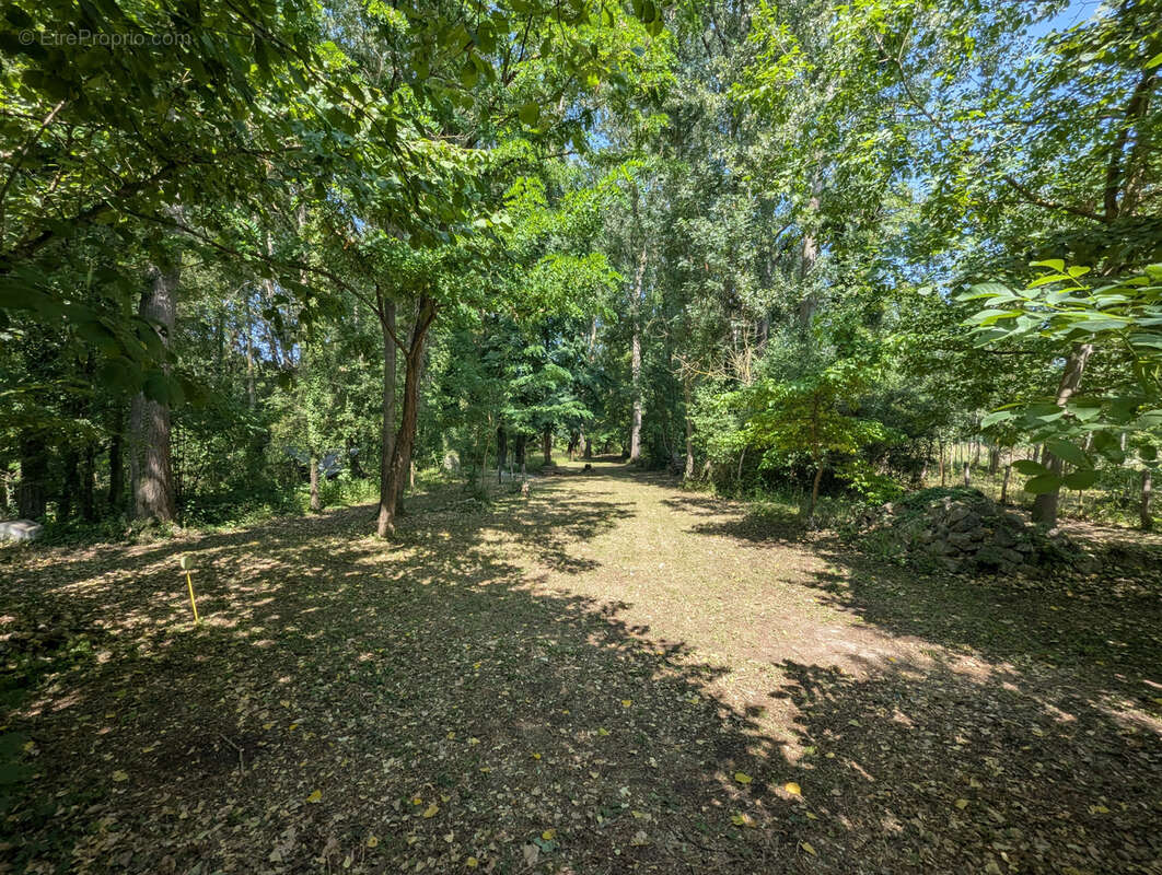 Meulière de caractère avec parc d'environ 6 000 m2  en bord de rivière - photo 30
