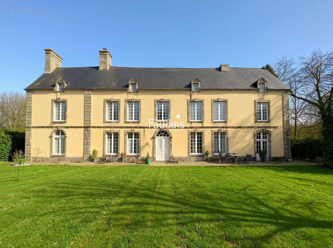 Maison 610 m² à Sainte-Mere-Eglise  - photo 2
