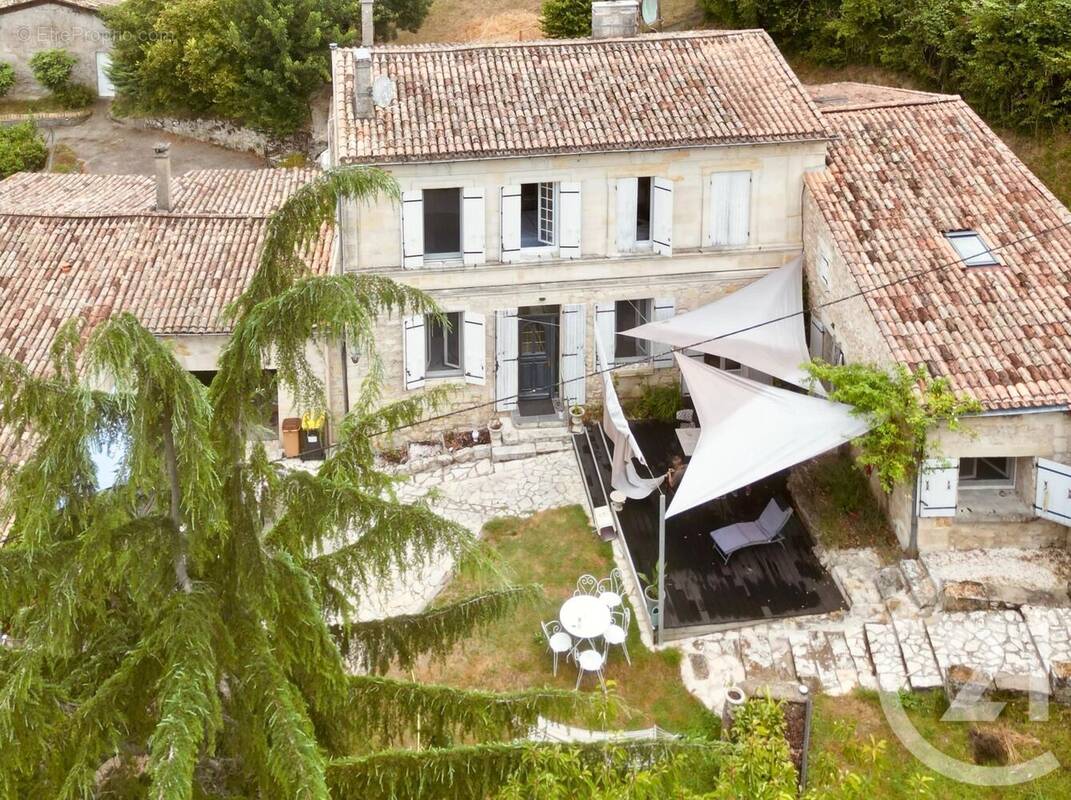 Maison à FRONSAC