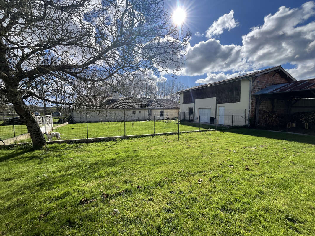 Maison à CASTELJALOUX