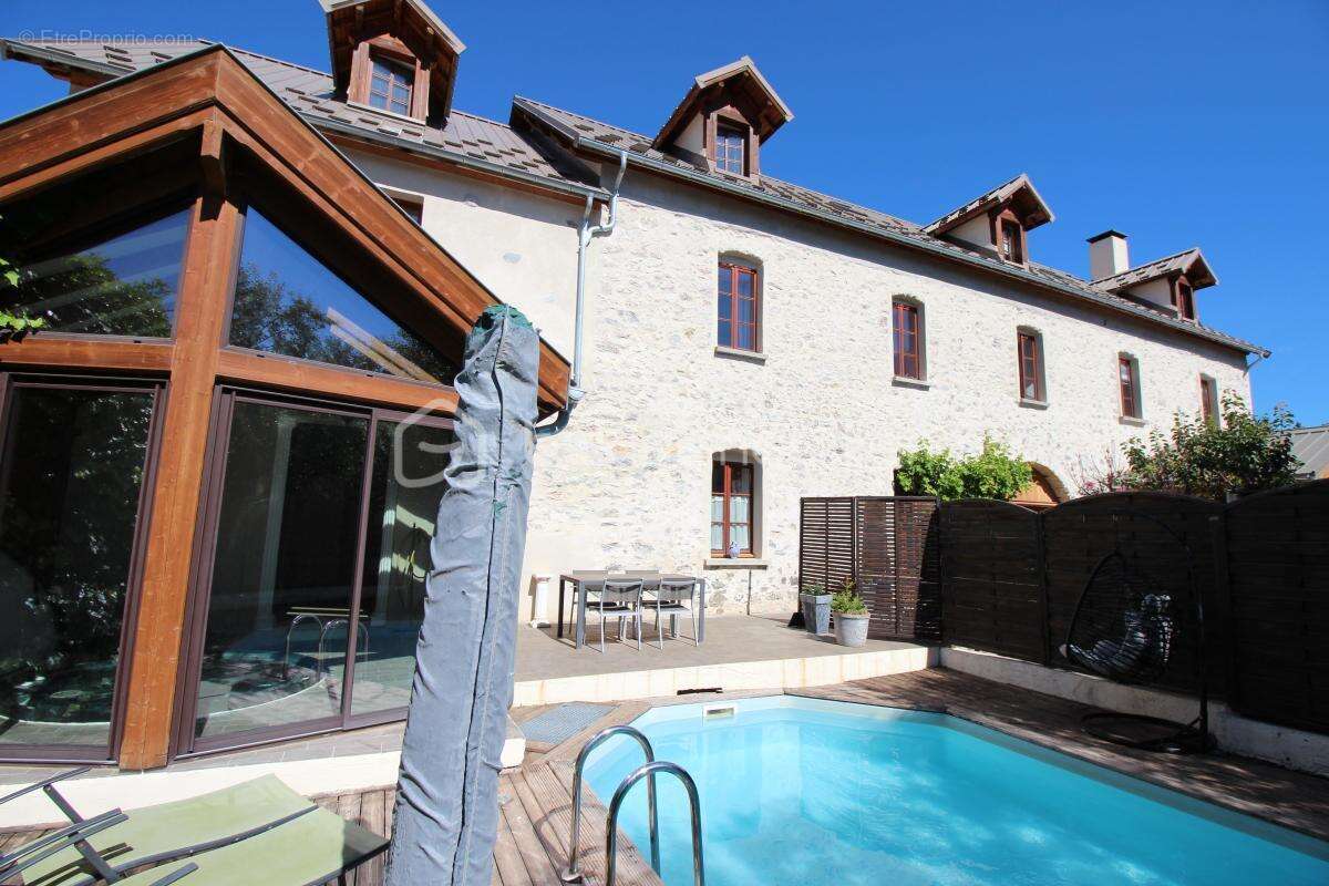 Mont-Dauphin UNESCO – Maison, 5 gîtes de standing, espace bien-être et piscine - photo 3