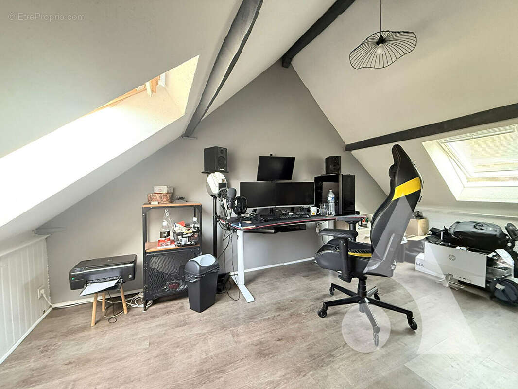 Maison à ESTREES-SAINT-DENIS