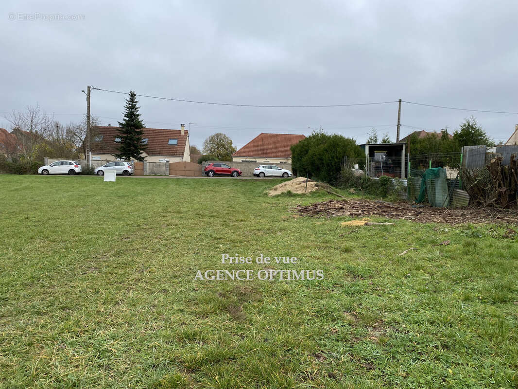 Terrain à VILLEBLEVIN