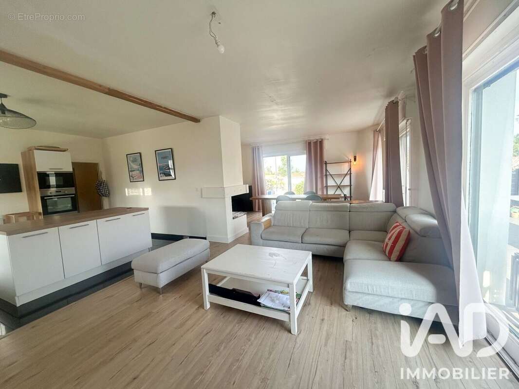 Maison 151 m² à Blanquefort  - photo 6
