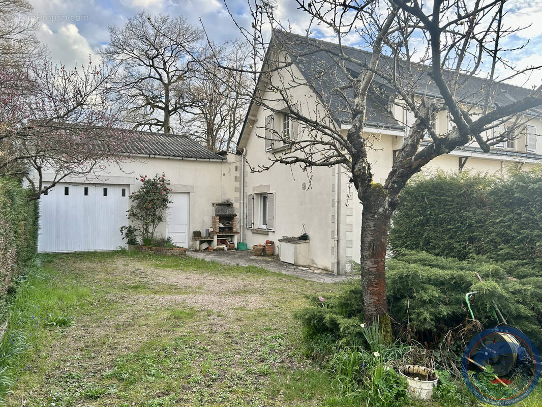 Maison à LA VILLE-AUX-DAMES