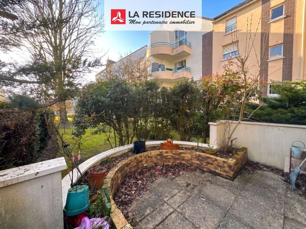 Appartement 93 m² à Beauchamp  - photo 2
