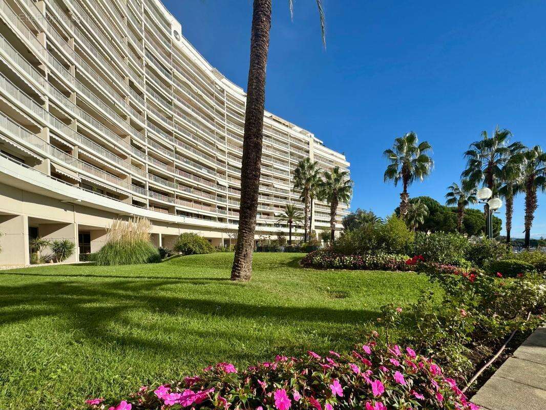 Appartement à MANDELIEU-LA-NAPOULE