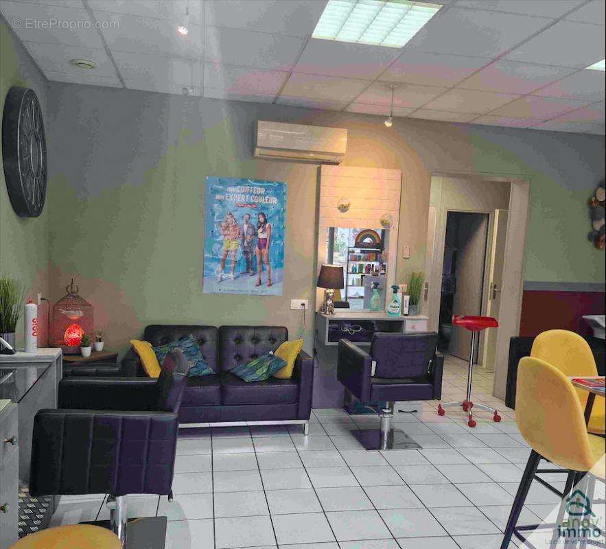 Commerce à ENTRAYGUES-SUR-TRUYERE